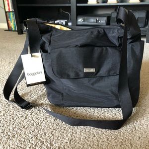 Cross body Black Baggallini